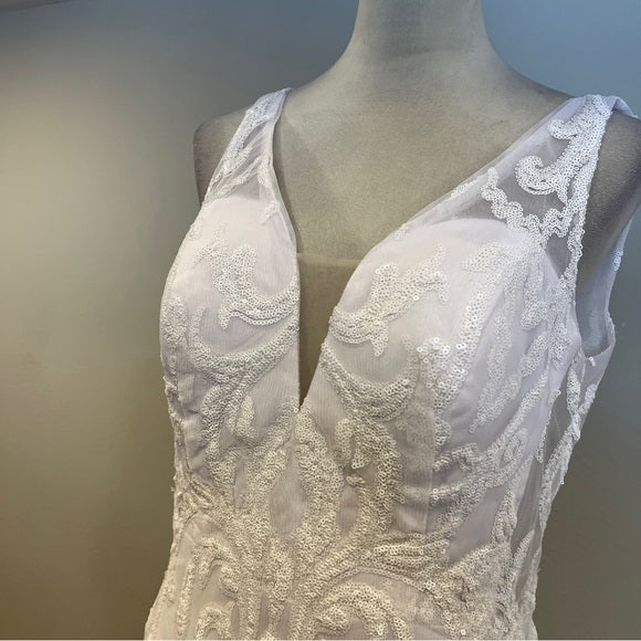 Elegant White Lace Women’s Dress