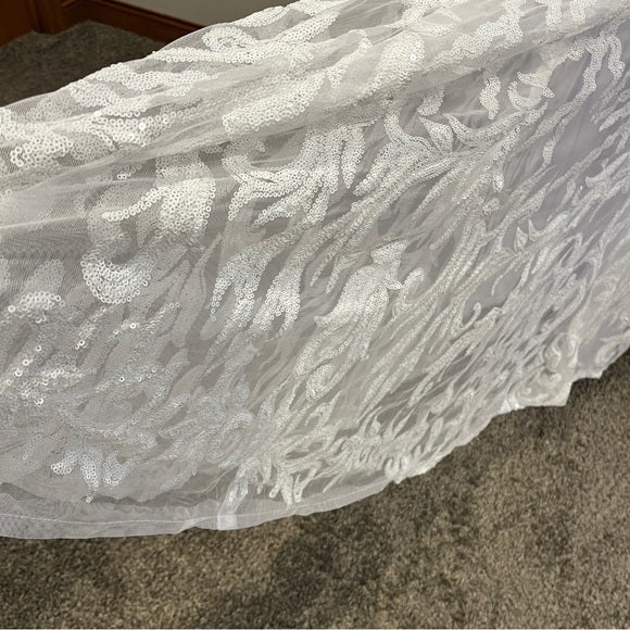 Elegant White Lace Women’s Dress